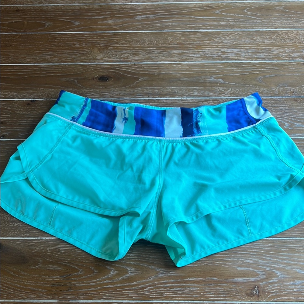 Lululemon Speed up shorts size 6 25” inseam seafoam green color